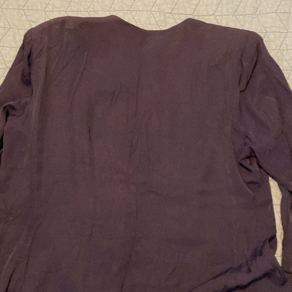 80s flowy suit-esque top with built in pocket square and shoulder pads - Picture 5 of 7